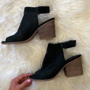 Tom’s Black Suede Open Toe Sandal Size 9 (BOGO 50%)